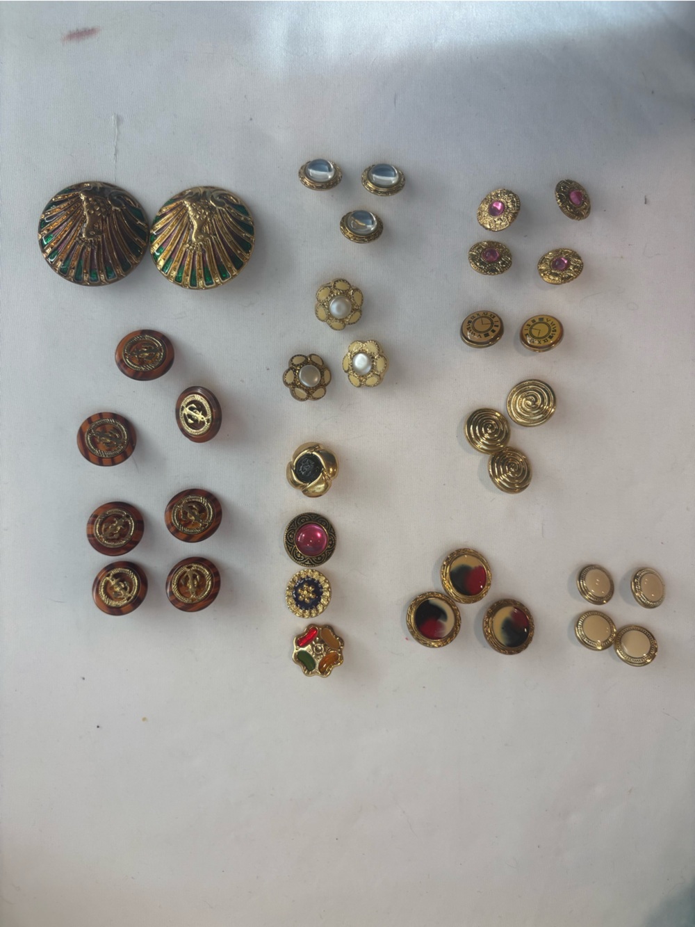 Vintage buttons bundle